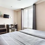 De La Boetie 4* Paris