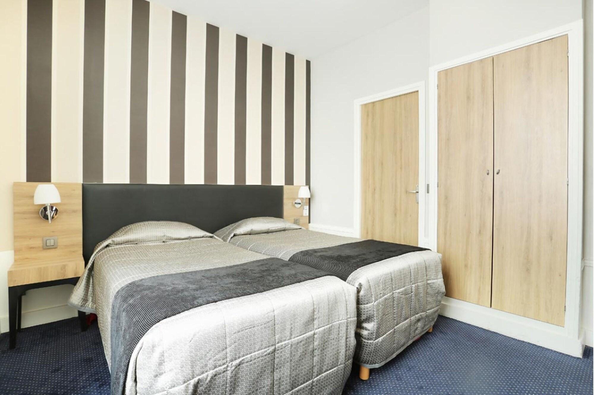 De La Boetie 4* Paris