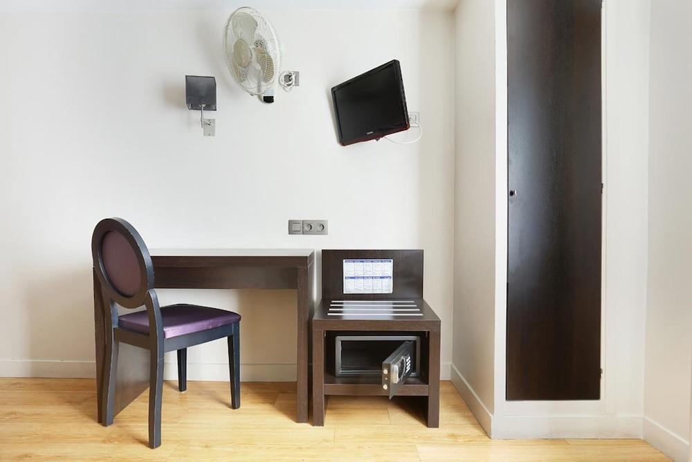 De La Boetie Hotel Paris