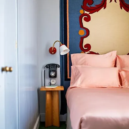 De La Boétie Hotel 4*