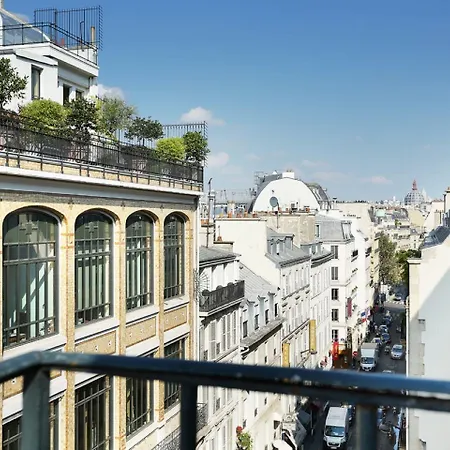 De La Boétie Hotel 4*