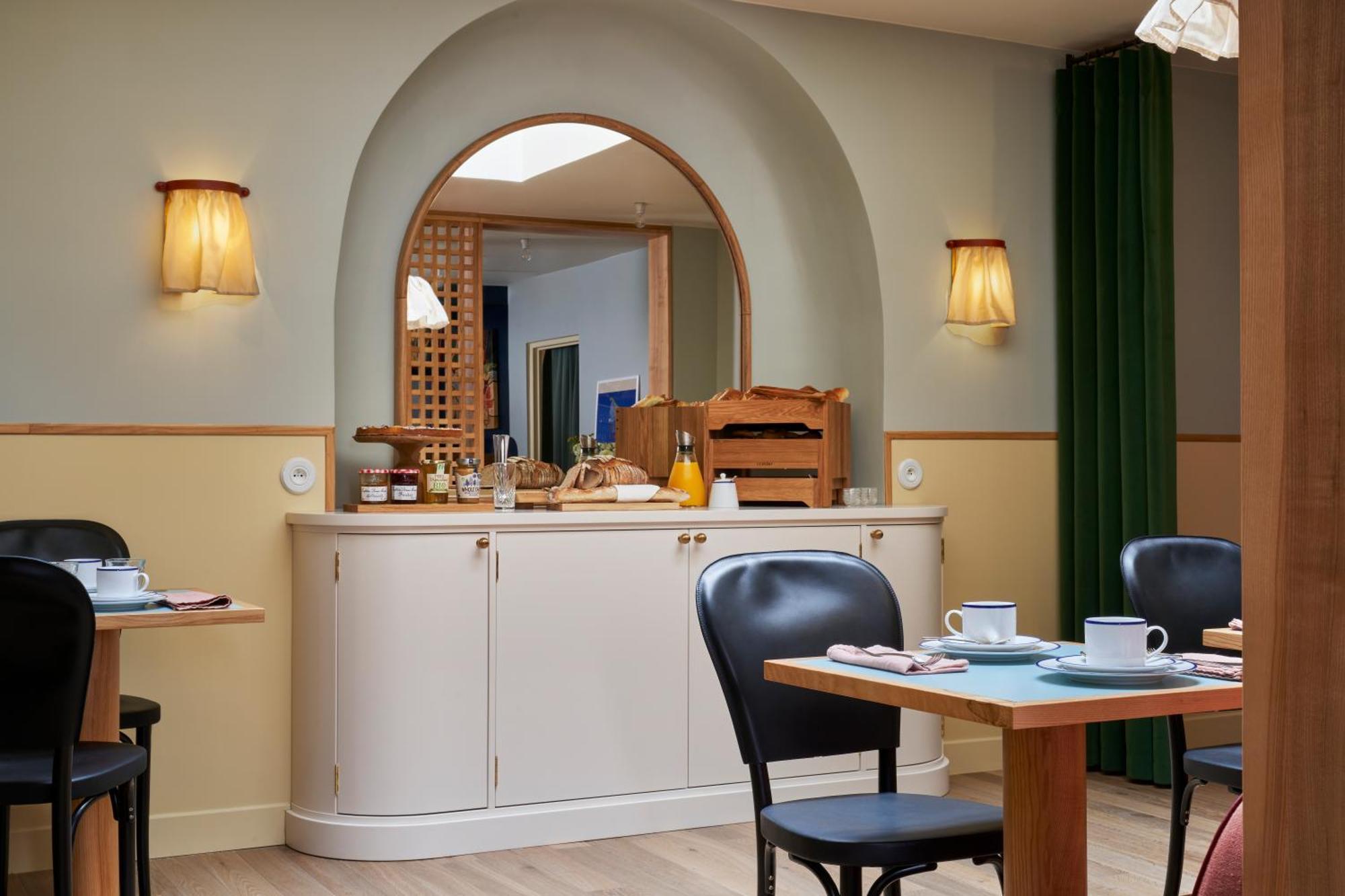 De La Boetie Hotel Paris